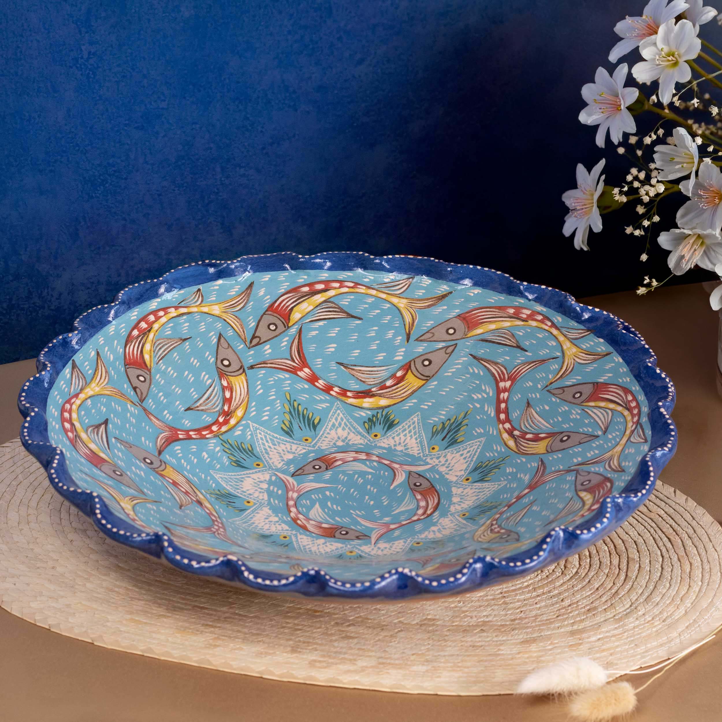 Peces de Capula Twisting Rim Medium Fruit Bowl
