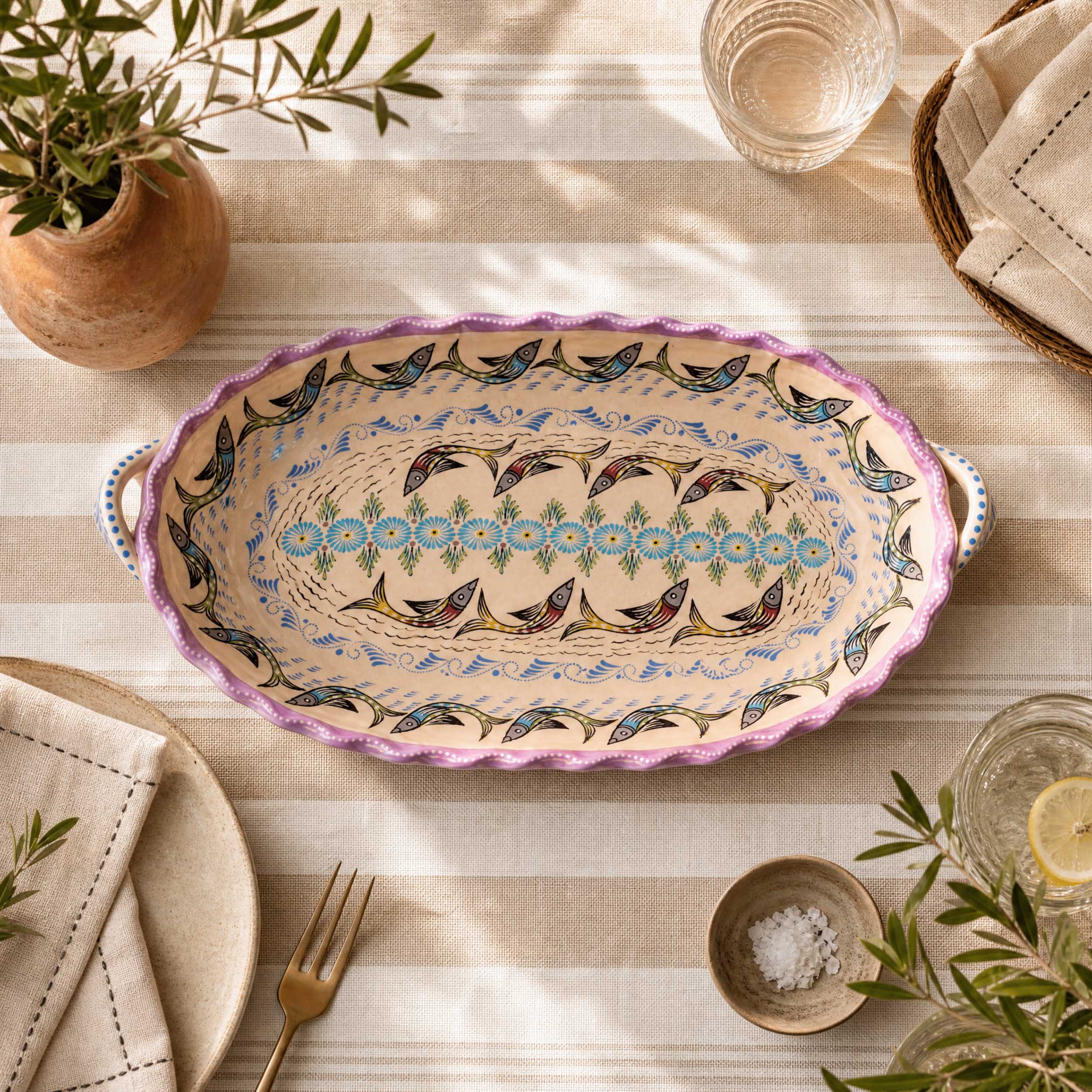 Peces de Capula Twisting Rim Rectangular Tray