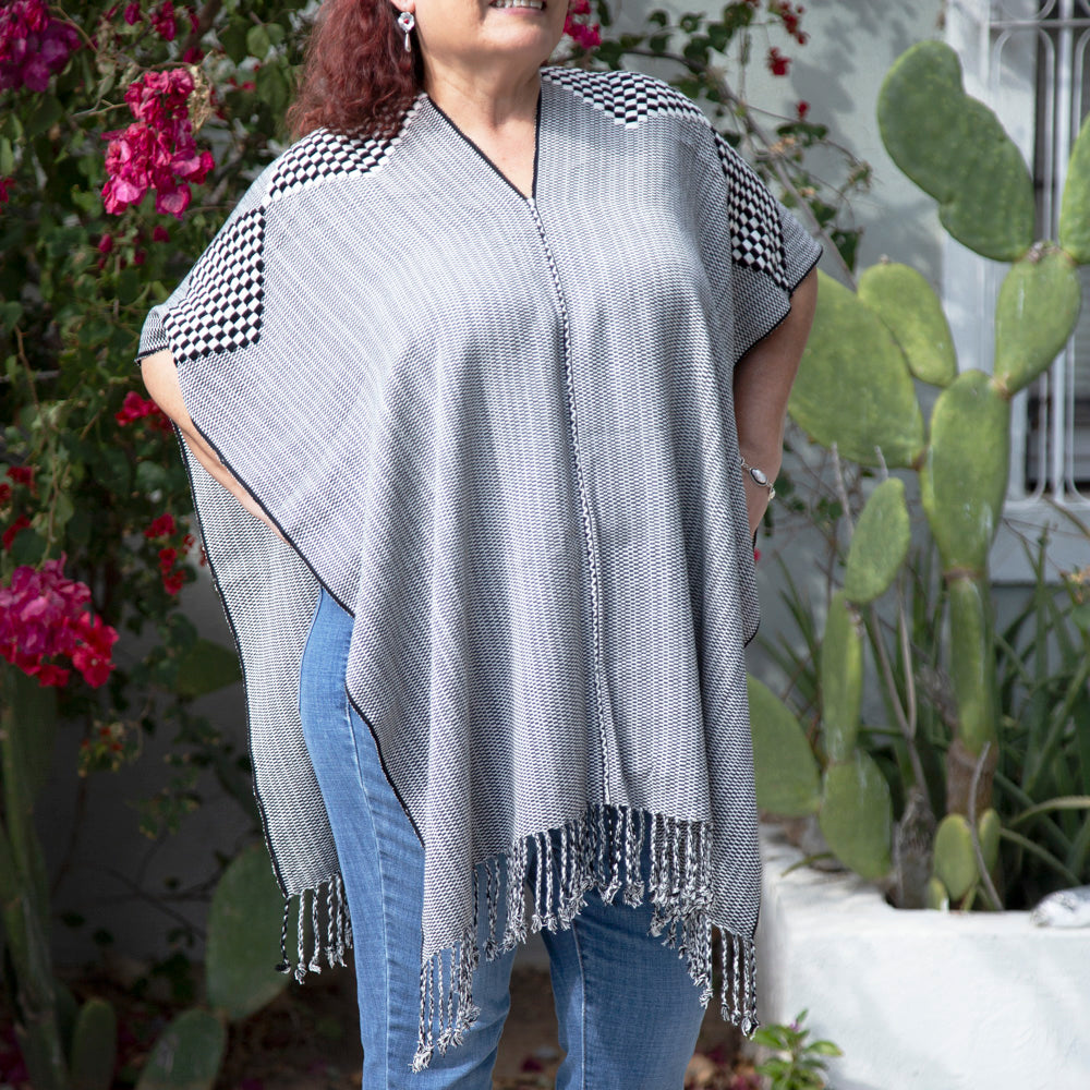 Oxchuc Lines and Rhombus Poncho