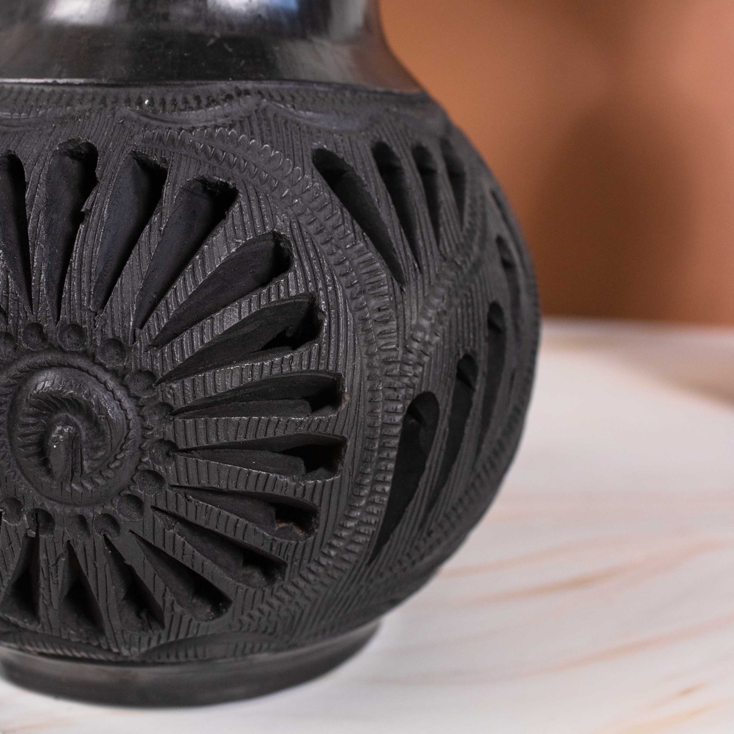 Cartuchero Barro Negro Short Decorative Carved Vase