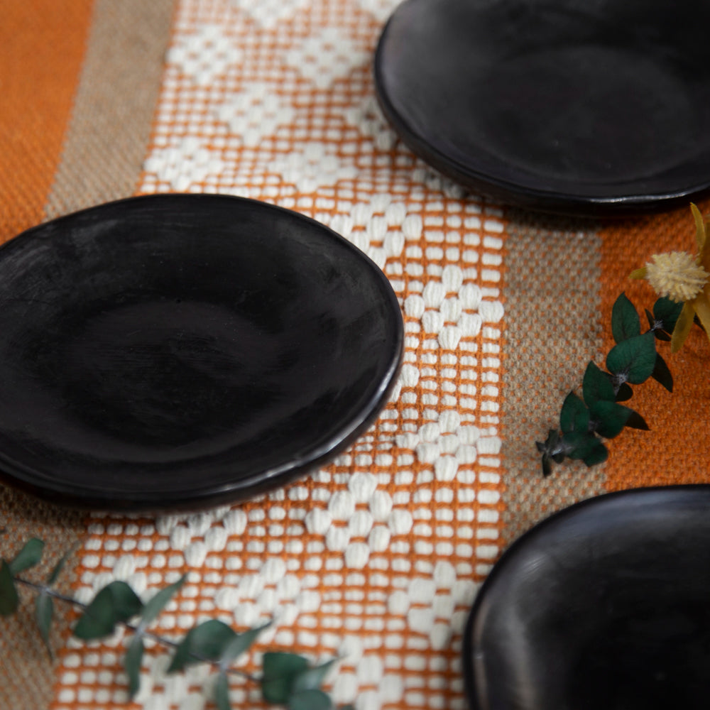 Barro Negro Saucer