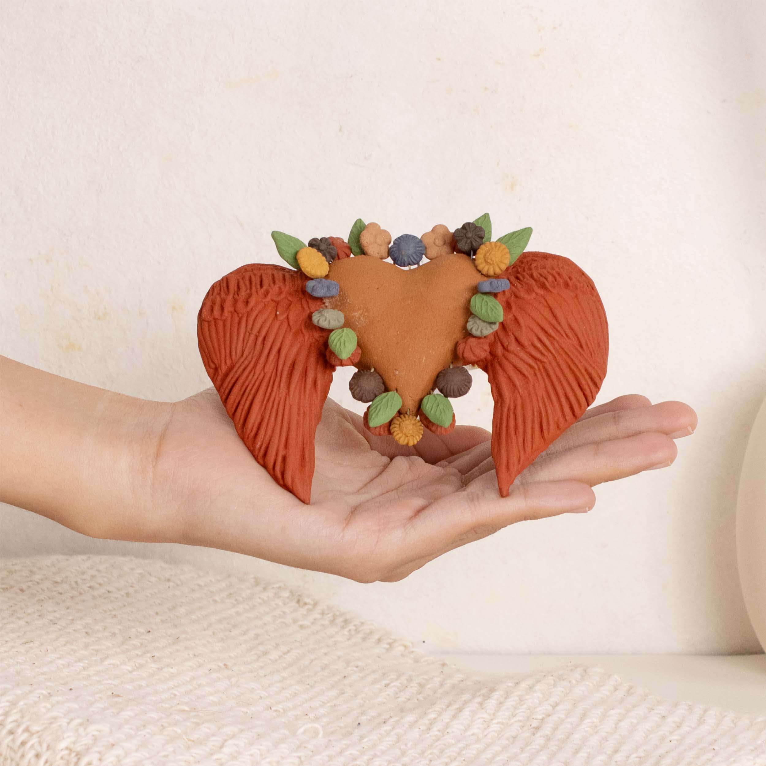 Angel Heart de Barro Pigmentado Clay Wall Art