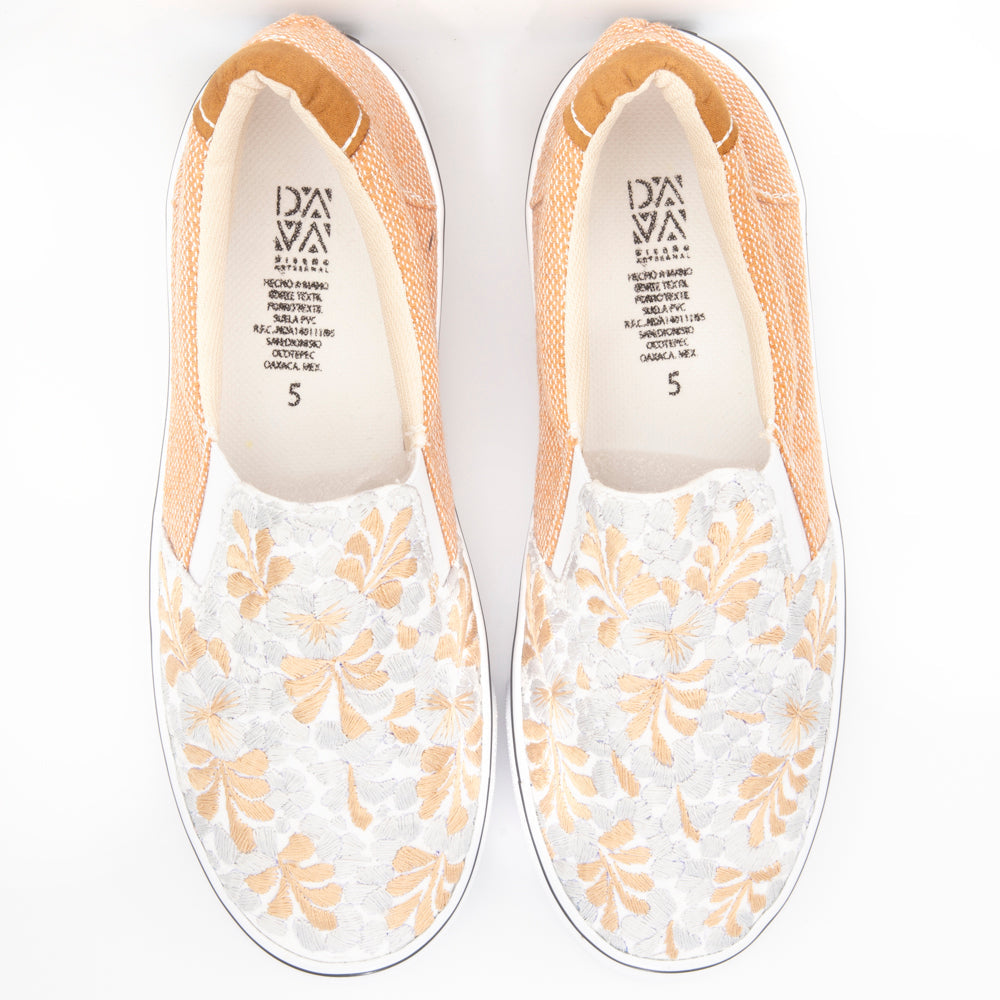 Monte Albán Floral Embroidered Sneakers