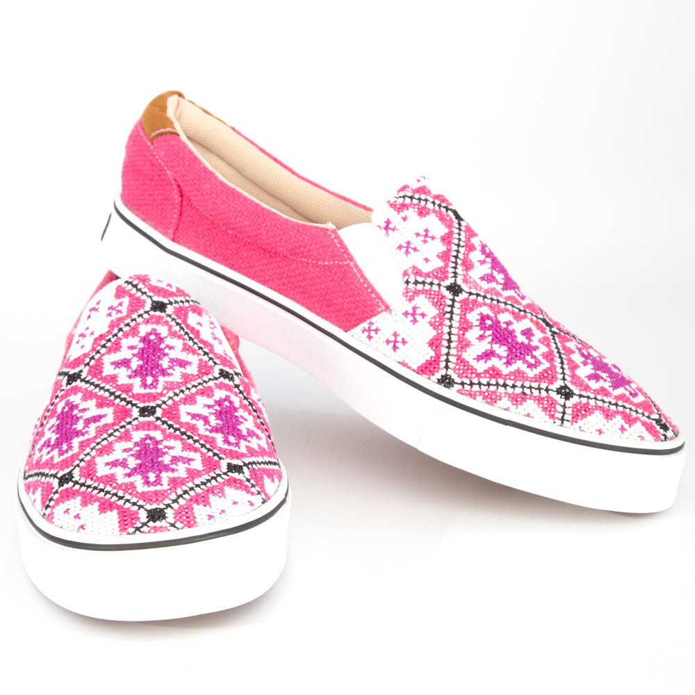 Punto de Cruz Embroidered Sneakers