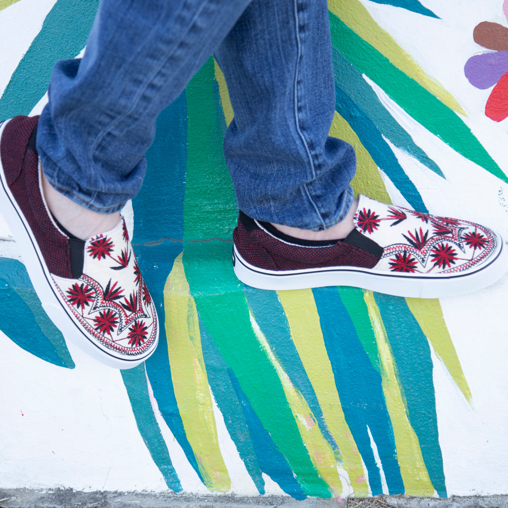 Tlahuitoltepec Embroidered Sneakers