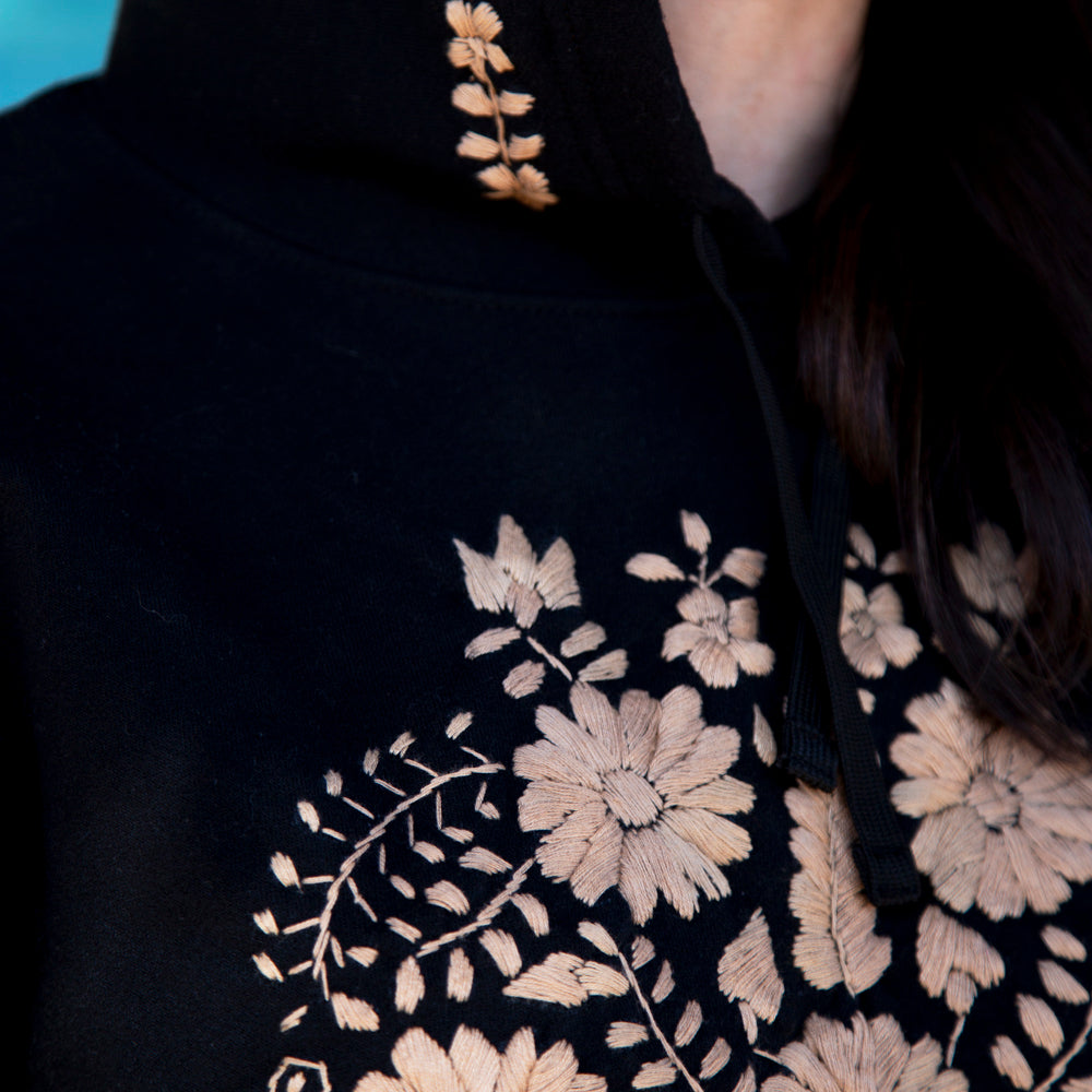 Chilac Floral Embroidered Pullover Hoodie