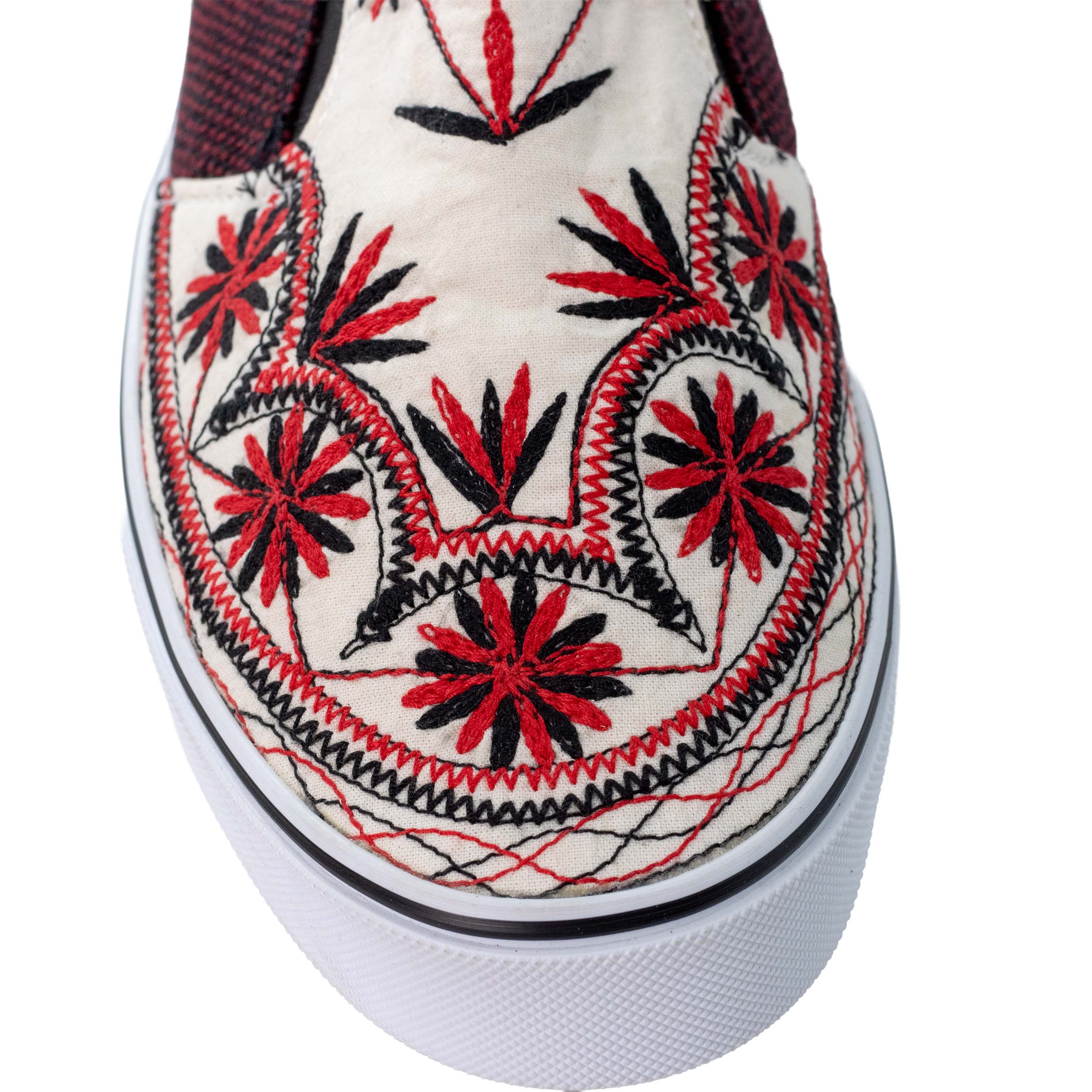 Tlahuitoltepec Embroidered Sneakers