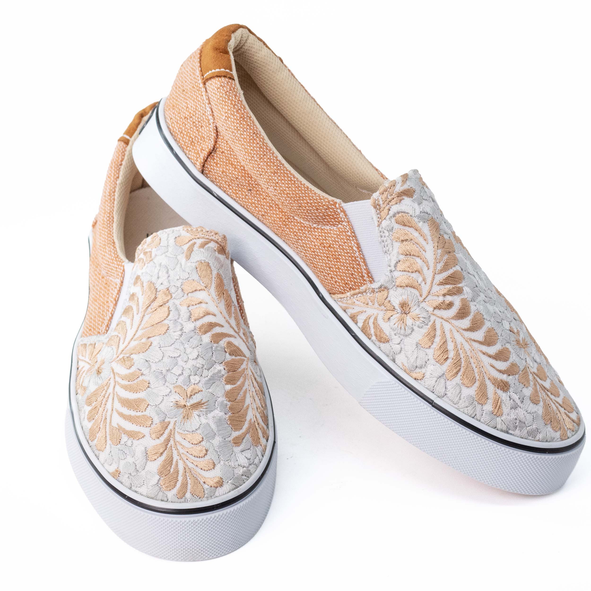 Monte Albán Floral Embroidered Sneakers