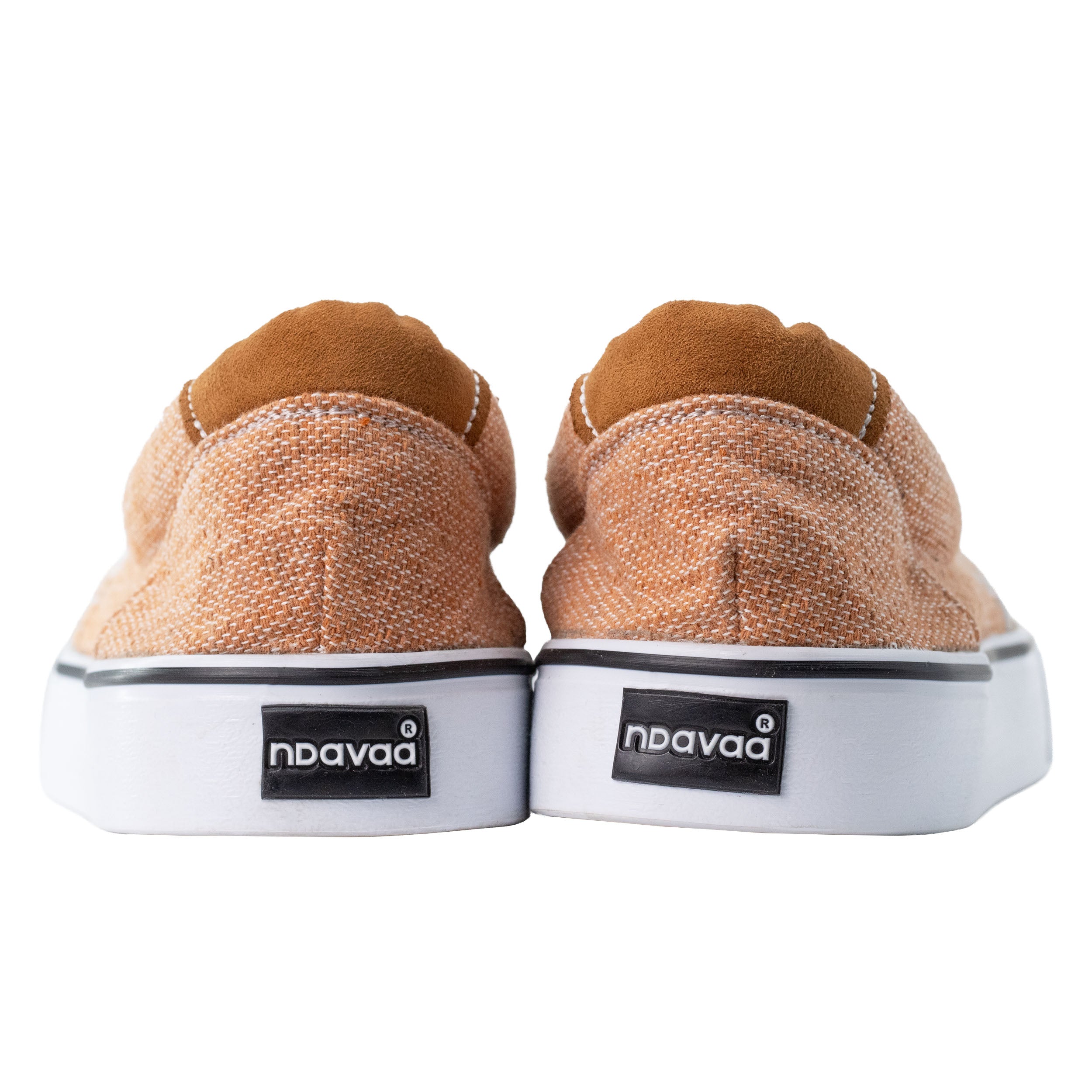 Monte Albán Floral Embroidered Sneakers
