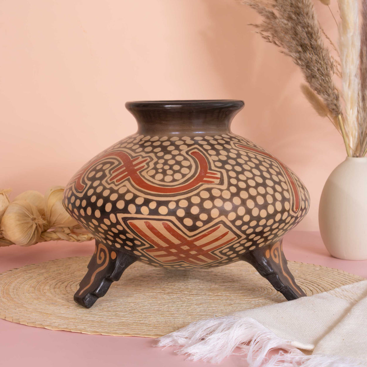 Zinapécuaro Aire Hand-Painted Ceramic Vase