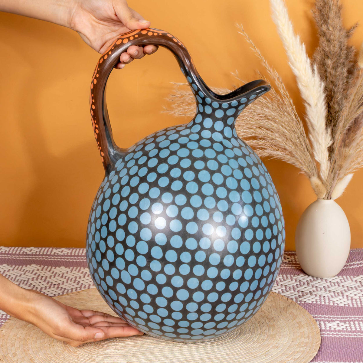 Zinapécuaro Dotted Negative Imprint Ceramic Jarra