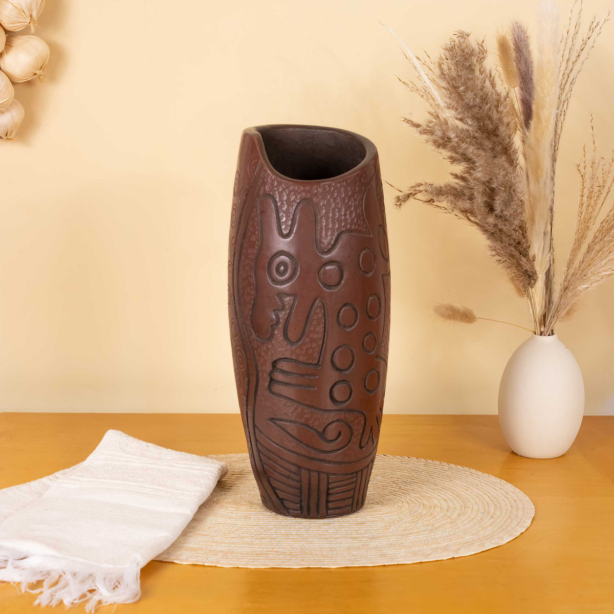 Zinapécuaro Hand-Carved Brown Perrito Vase