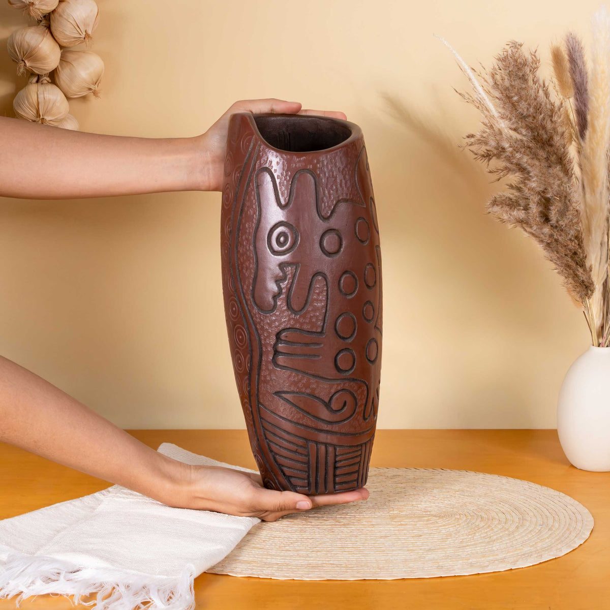 Zinapécuaro Hand-Carved Brown Perrito Vase