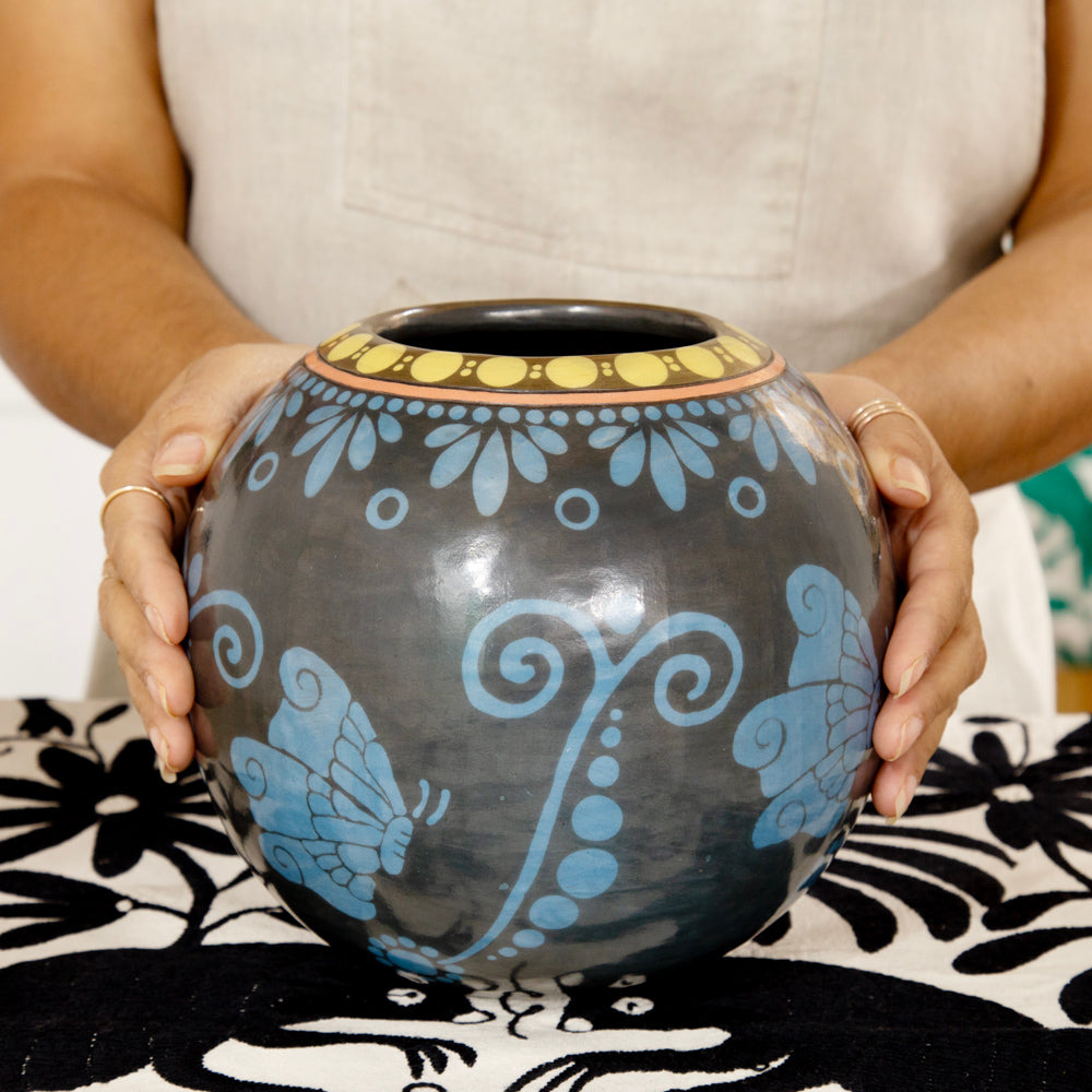 Zinapécuaro Volar Hand-Painted Ceramic Vase