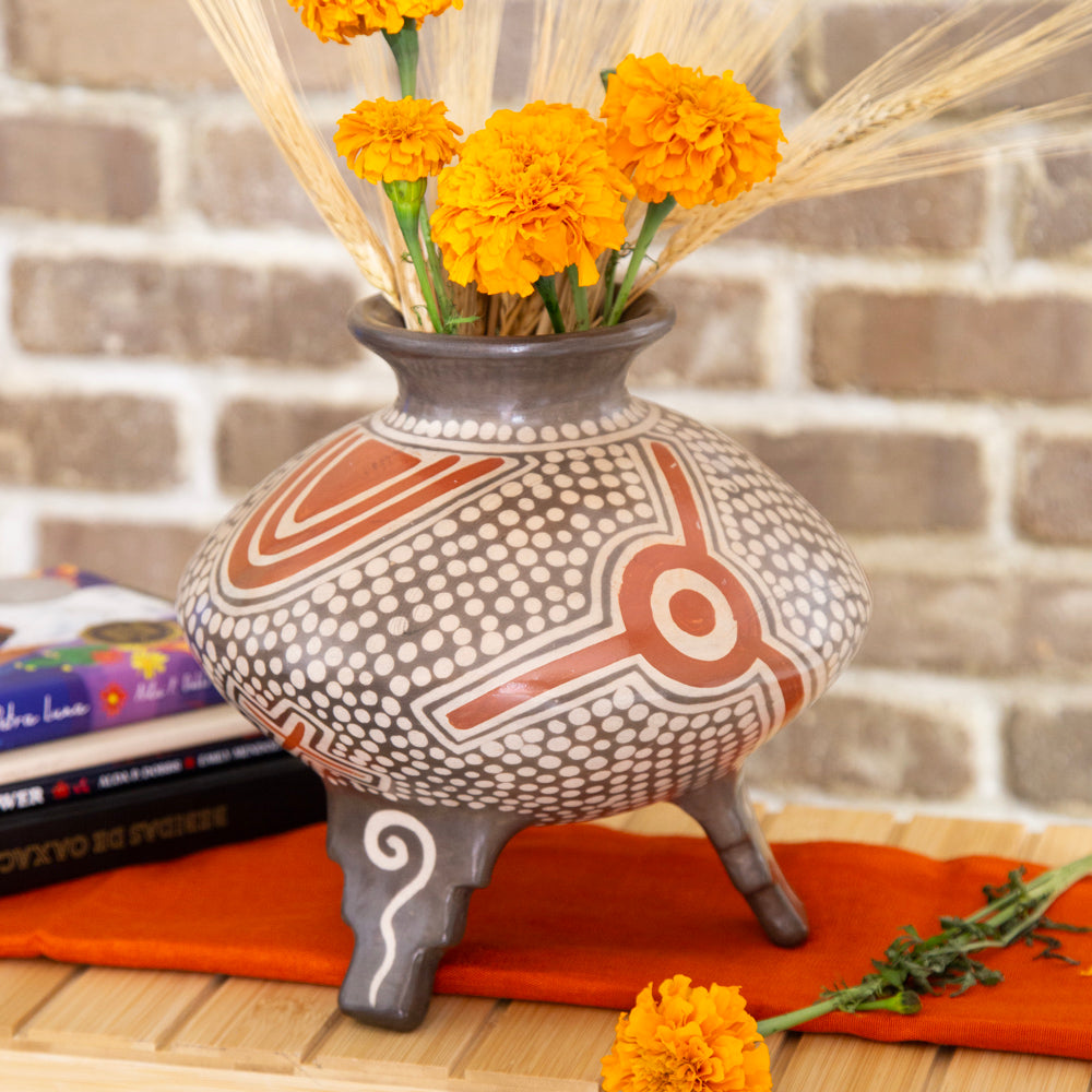 Zinapécuaro Aire Hand-Painted Ceramic Vase