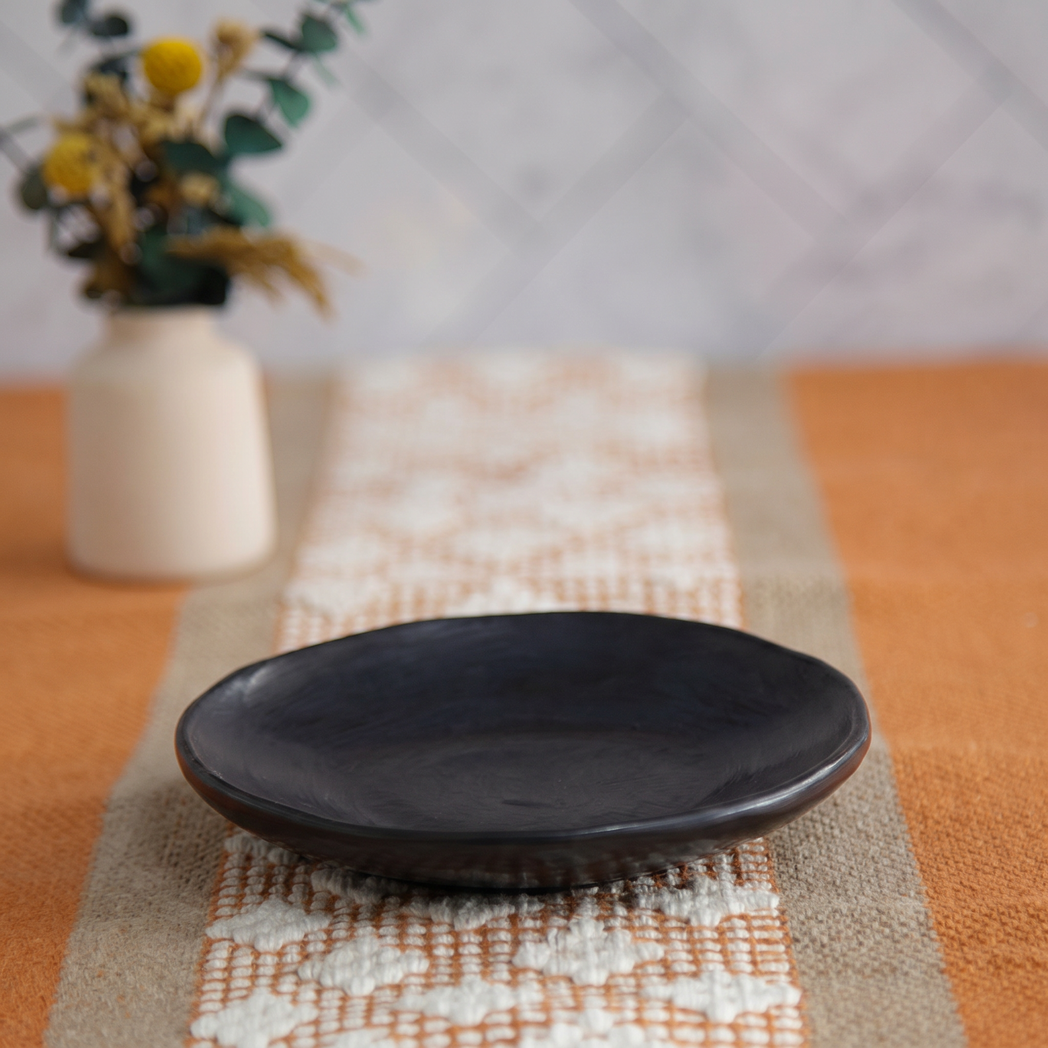 Barro Negro Saucer