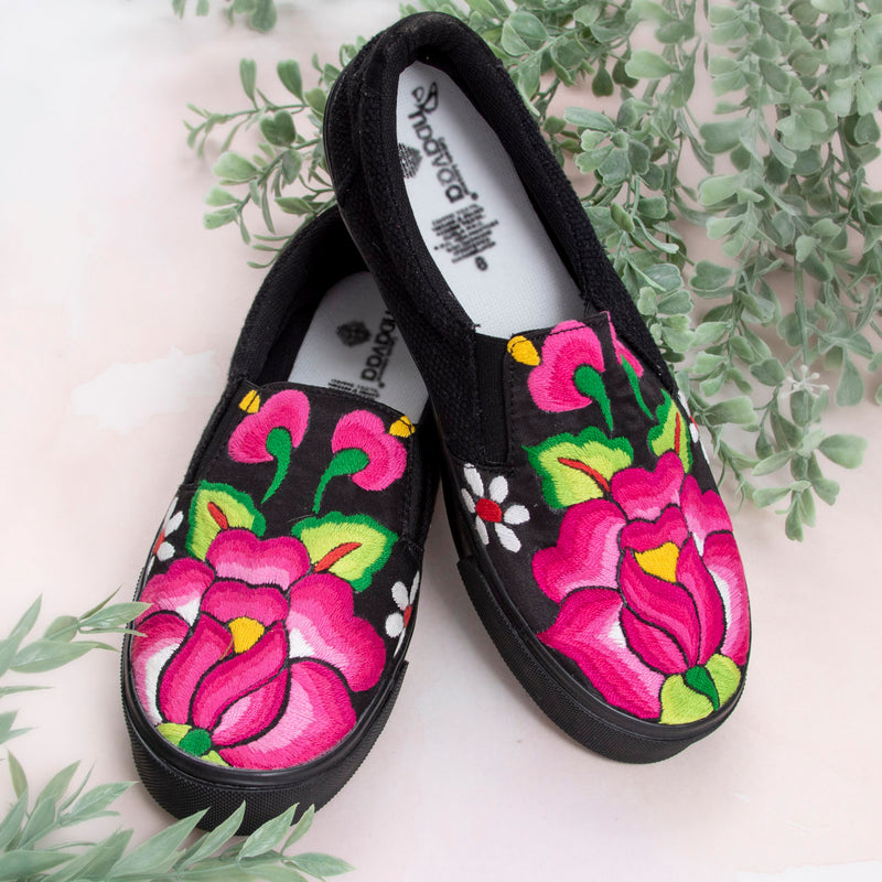 Istmo Embroidered Slip-On Sneakers