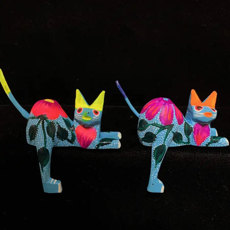 Hand Painted and Carved Hanging Cat Wooden Figurine Alebrije - 2