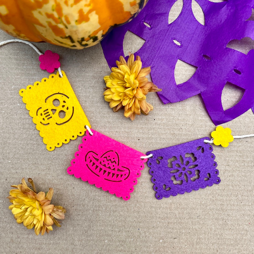 Día de Los Muertos Felt Mini Papel Picado Banner Magnet